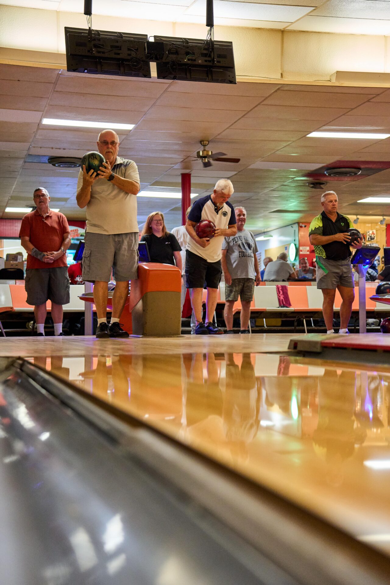 5 Ways to Spice Up Your Bowling League and Keep Things Fun